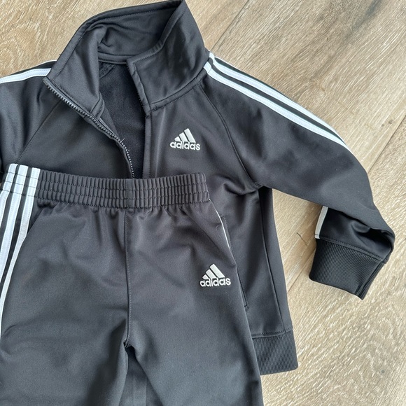 Adidas Baby Tracksuit athletic pant set - Picture 7 of 8